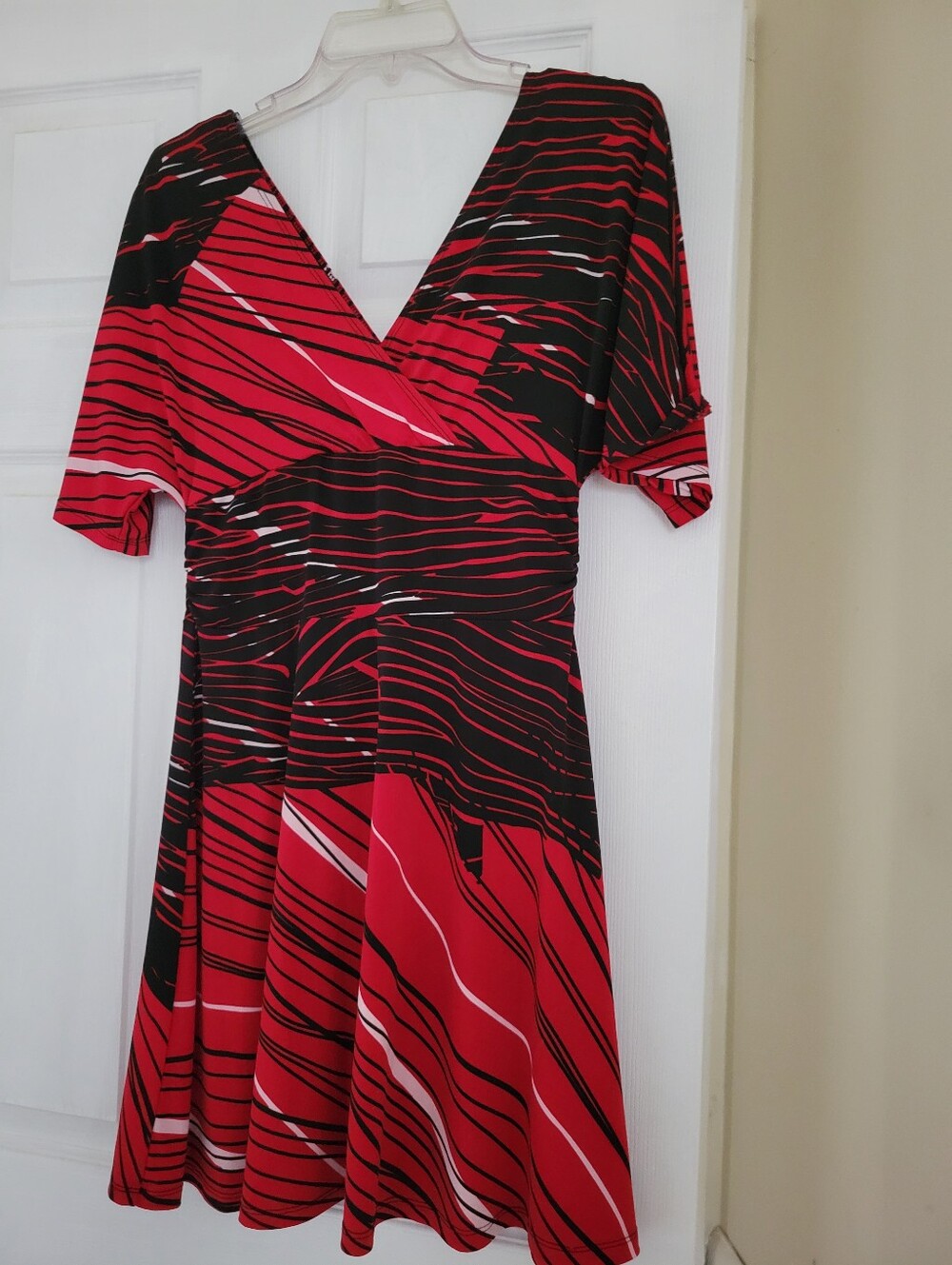NWOT Bisou Bisou Red and Black V-Neck Women's Dress